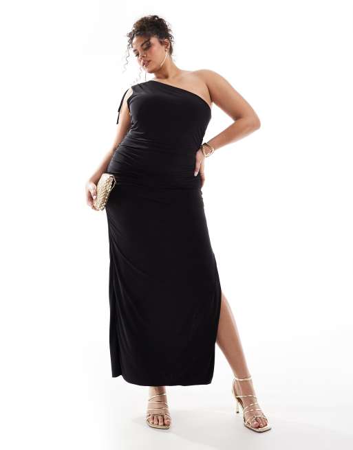 Kaiia Plus – Figurbetontes, gerafftes Maxikleid in Schwarz mit One-Shoulder-Träger