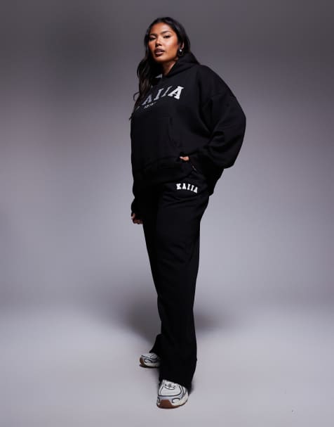 Kaiia Plus – Mix and Match – Oversize-Kapuzenpullover, Jogginghose mit Bündchen und weitem Bein und Shorts in Schwarz - view 1