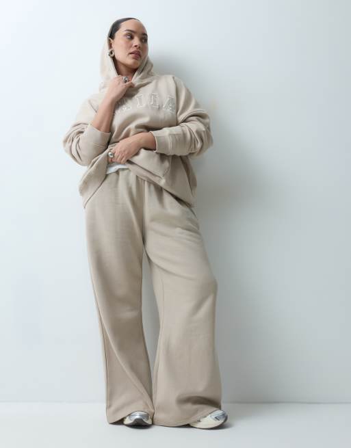 Kaiia Plus – Oversize-Kapuzenpullover aus Baumwollmix in Steinbeige mit gesticktem Logo, Kombiteil, 3 von 5