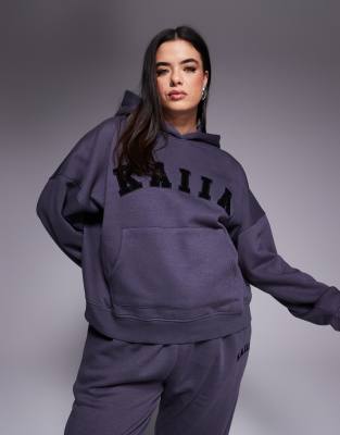 Kaiia Plus - Oversize-Kapuzenpullover in Dunkelgrau mit Logo, Kombiteil