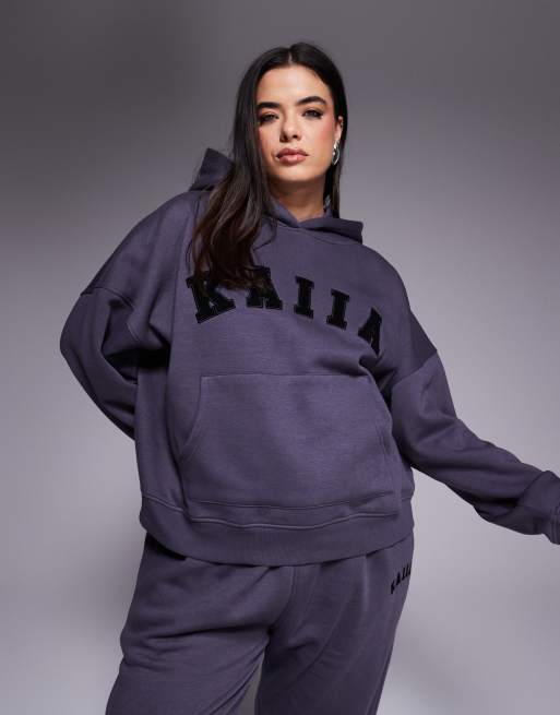 Kaiia Plus – Oversize-Kapuzenpullover in Dunkelgrau mit Logo, Kombiteil