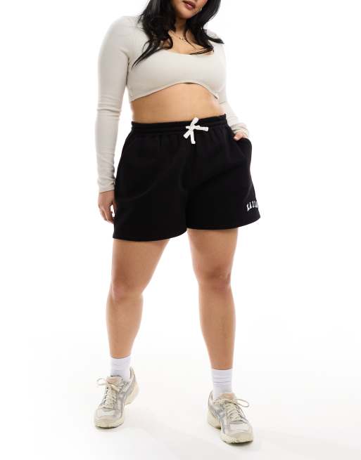 Kaiia Plus – Sweat-Shorts in Schwarz