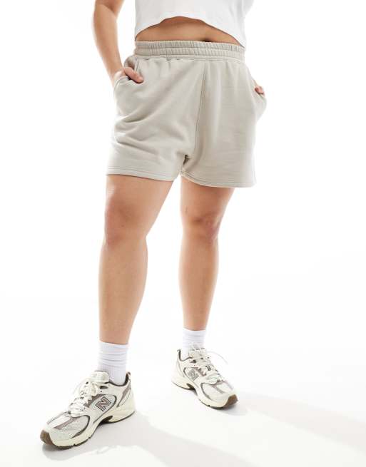 Kaiia Plus – Sweat-Shorts in Steinbeige, Kombiteil