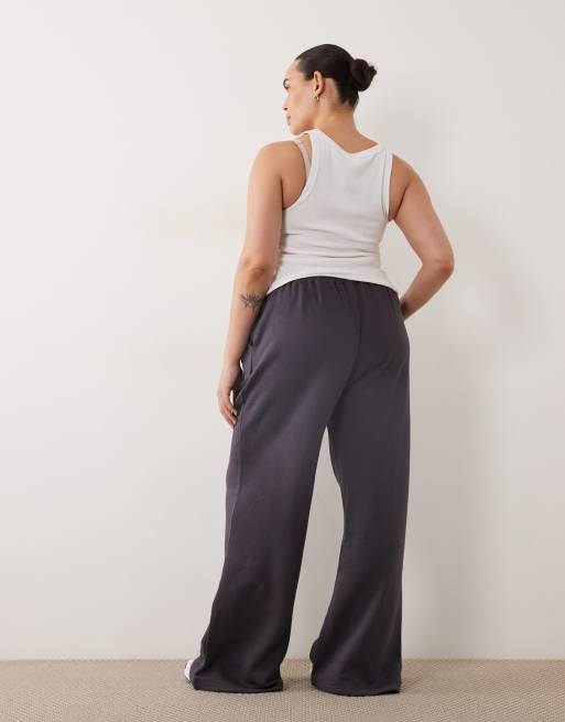 Kaiia Plus – Weit geschnittene Jogginghose aus Baumwollmix in Dunkelgrau mit Logo-Stickerei, Kombiteil, 4 von 5