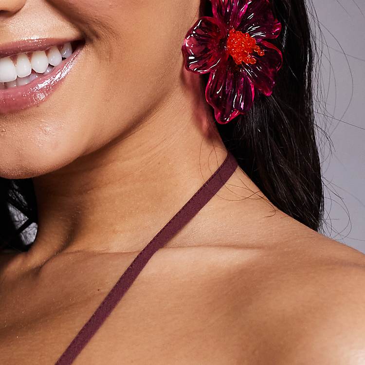 Kaiia resin oversized flower stud earrings in fuchsia pink Kaiia resin oversized flower stud earrings in fuchsia pink