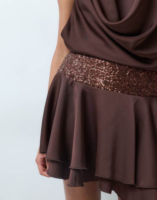 Kaiia robe courte exclusive à col bénitier plongeant, ceinture à sequins, dos nu, chocolat, 4 de 5
