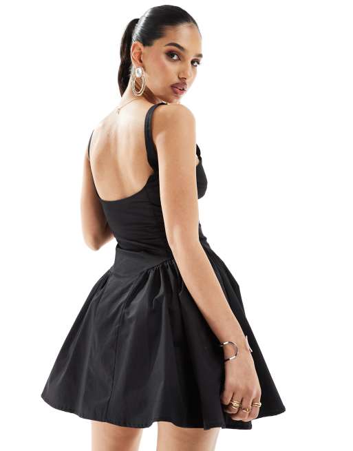 Kaiia - Robe patineuse courte avec encolure en cœur - Noir
