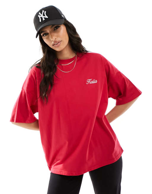 Kaiia – Röd t-shirt i oversize med broderad logga