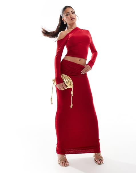 Kaiia – Rött set med åtsmitande långärmad off shoulder-topp och maxikjol - view 1