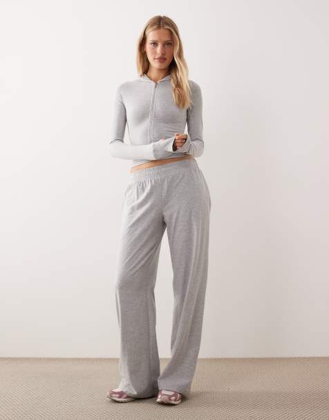 Kaiia – Set in Hellgrau aus weicher Kapuzenjacke mit Reißverschluss und Jogginghose mit weitem Bein - view 1