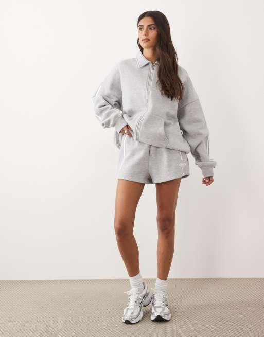 Kaiia shorts della tuta coordinati con logo ricamato e banda laterale in grigio chiaro mélange, 3 di 5