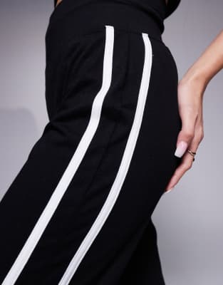 Kaiia Side Stripe Yoga Pant In Black