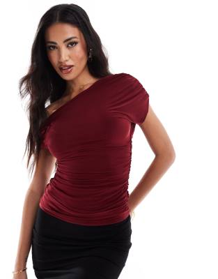 Kaiia slinky drape off shoulder top in burgundy-Red