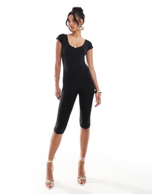 Kaiia slinky scoop neck rose detail cap sleeve capri unitard in black