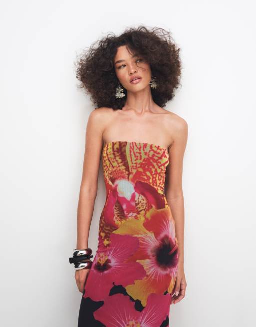 Kaiia - Sort og pink tætsiddende maxikjole i mesh med orkideprint og bandeau- samt havfruesnit - Kun hos ASOS, 2 af 8