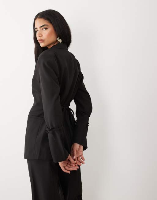 Kaiia - Sort skræddersyet blazer med bindedetalje og indsyet talje - Del af sæt - Kun hos ASOS, 3 af 4