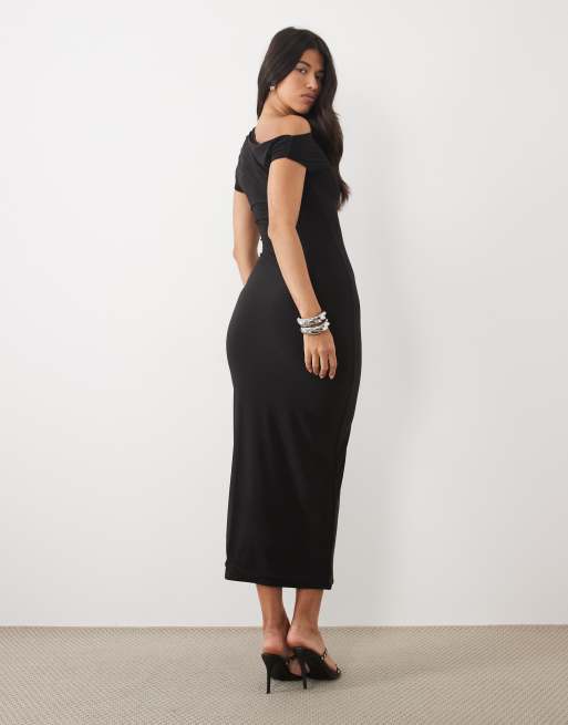 Kaiia - Sort stram bodycon-maxikjole med offshoulder-snit og drapering samt dobbeltlag - Kun hos ASOS  , 3 af 4