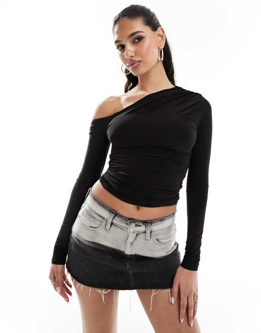 Kaiia - Sort tætsiddende offshoulder-top med lange ærmer i dobbeltlag - Kun hos ASOS 