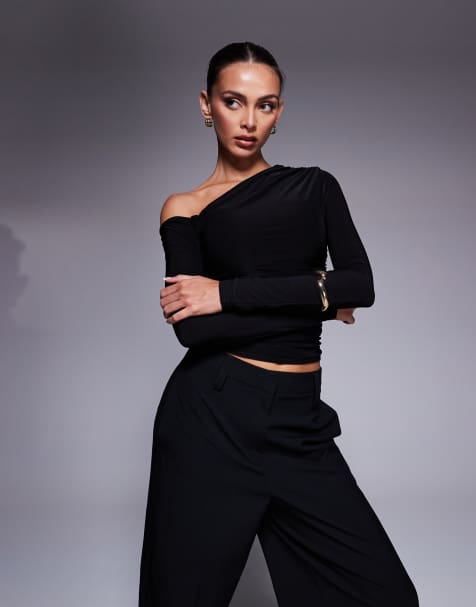 Kaiia - Sort tætsiddende top med offshoulder-snit og lange ærmer - Kun hos ASOS - view 1