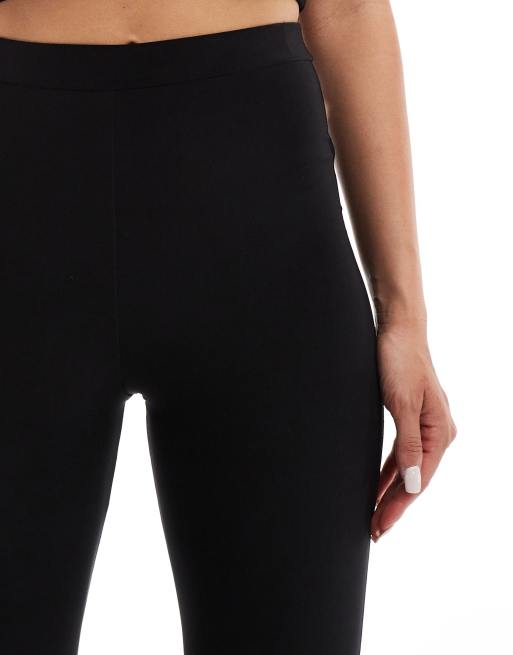 Kaiia - Sorte tætsiddende capribukser i dobbeltlag - Kun hos ASOS  , 3 af 5