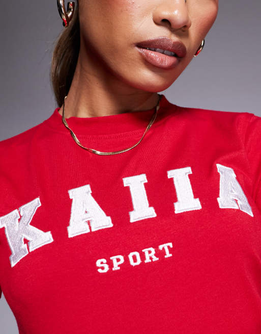 Kaiia – Sport – Knapp geschnittenes Longline-T-Shirt in Rot, Kombiteil  , 2 von 4