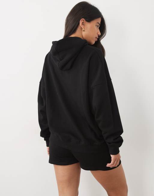Kaiia – Sport – Oversize-Kapuzenpullover in Schwarz und Weiß mit Logo-Stickerei, 2 von 4