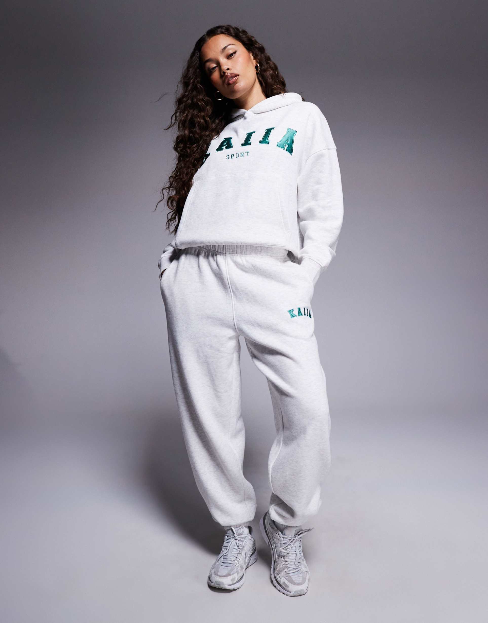 kaiia sport petite embroidered logo cuffed sweatpants in heather gray - part of a set