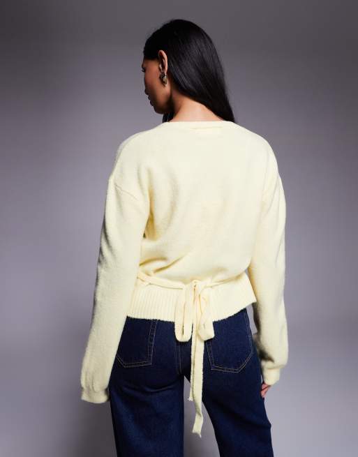 Kaiia – Strickjacke im Wickeldesign in Gelb , 3 von 4
