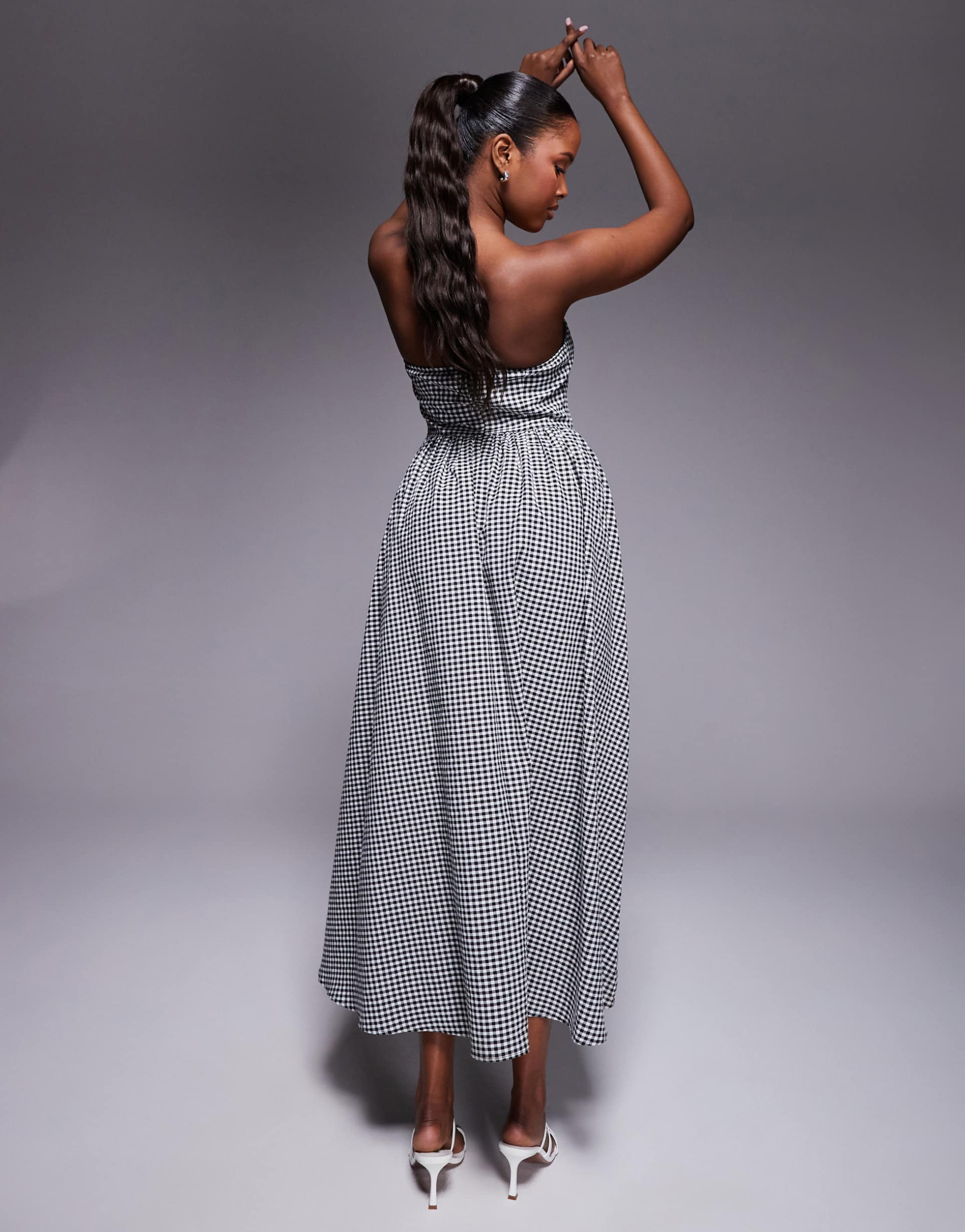 kaiia structured bandeau v waist maxi dress in black gingham