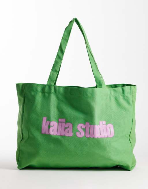 Kaiia Studio - Grøn og lyserød totebag i kanvas med logoprint, 2 af 4