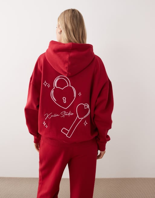 Kaiia - Studio - Co-ord set van tanktop, hoodie en joggingbroek met wijde pijpen met lock and key-print in rood en roze, 4 van 4