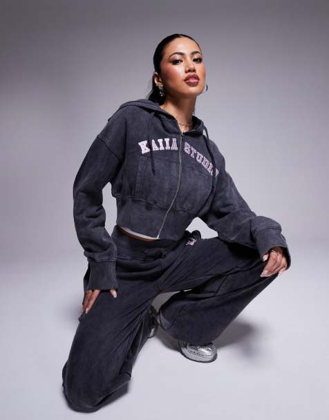 Kaiia Studio – Set in verwaschenem Grau und Rosa aus figurbetonter Kapuzenjacke und gerade geschnittener Jogginghose - view 1