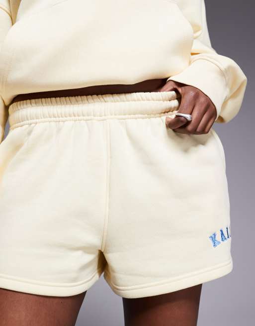 Kaiia - Studio - Short d'ensemble riche en coton avec logo brodé - Citron et bleu, 5 de 5