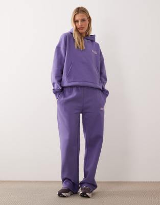 Kaiia Studio Star Logo Wide Leg Sweatpants In Purple