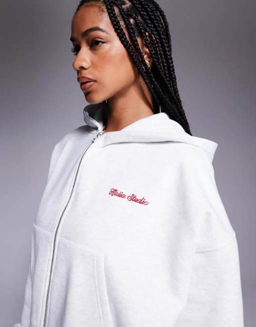 Kaiia - Studio - Sweat à capuche zippé court d'ensemble en coton majoritaire à imprimé cerise au dos - Gris chiné et rouge  , 4 de 4