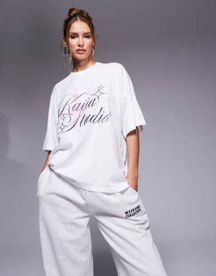 Kaiia Studio - T-Shirt in Weiß und Rosa mit besticktem Stern-Print-Bunt