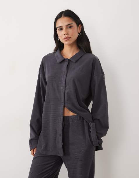 Kaiia superzachte oversized lounge-overhemd co-ord in marineblauw en zwarte streep - view 1