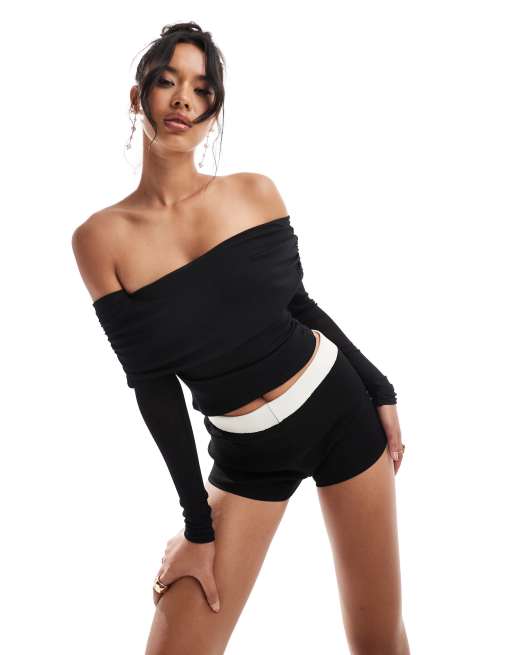Kaiia – Svart, texturerad bardot-topp med långa ärmar och nedvikt detalj – Endast hos ASOS 