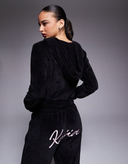 Kaiia - Sweat à capuche court zippé en velours avec logo brodé - Noir et rose pâle, 2 de 4