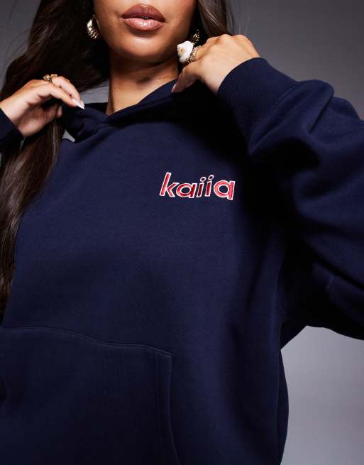 Kaiia - Sweat à capuche d'ensemble en coton majoritaire avec logo brodé - Bleu marine et rouge  , 3 de 4
