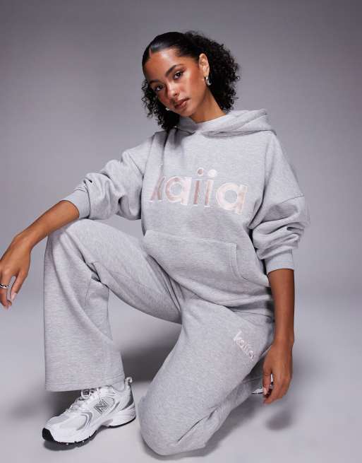Kaiia - Sweat à capuche d'ensemble oversize avec logo brodé - Gris clair et rose