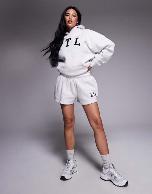 Kaiia – Sweat-Shorts in meliertem Hellgrau mit KTL-Logo-Stickerei, Kombiteil
