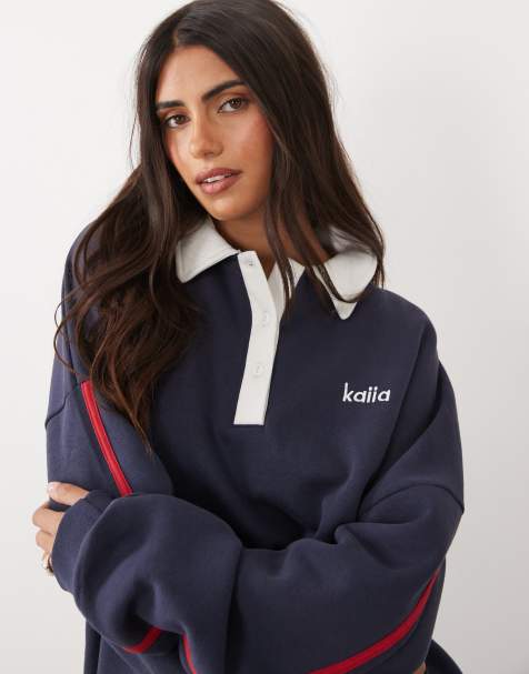 Kaiia sweatshirt-sæt med broderet logodetalje, krave og sidestreg i navy og rød - view 1