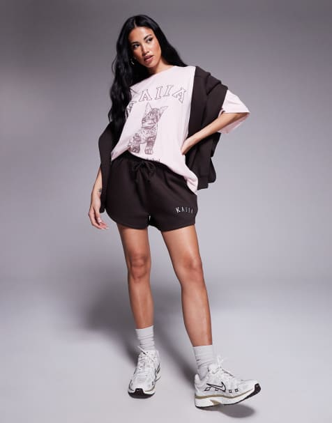 Kaiia - Sweatshort met geborduurd logo in chocoladebruin, deel van co-ord set - view 1