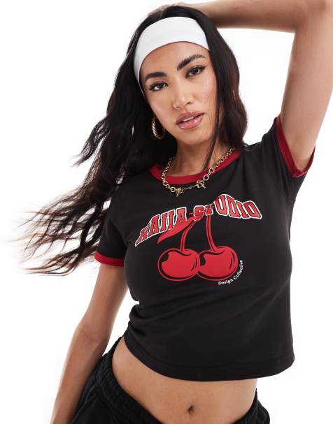 Kaiia - T-shirt crop top effet rétréci à imprimé cerises et bordures contrastantes - Noir - view 1