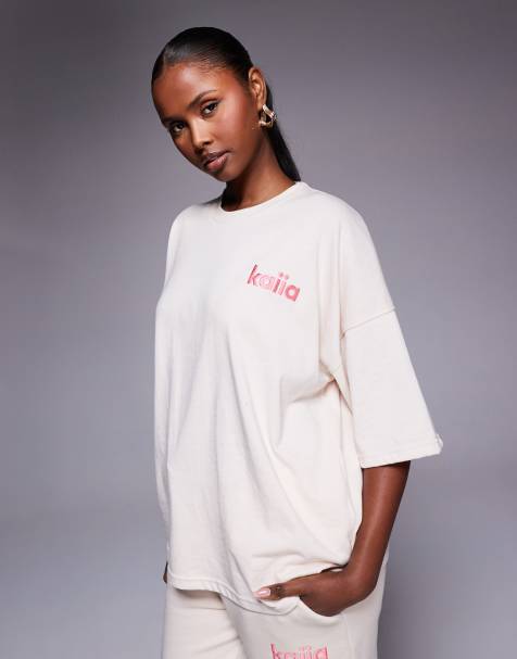 Kaiia - T-shirt d'ensemble oversize avec autocollants au dos cœur et logo brodé - Crème - view 1