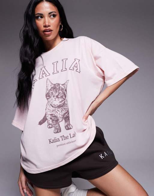 Kaiia - T-shirt oversize color rosa pastello con logo e grafica di gattino