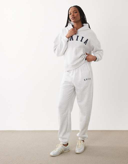 Kaiia Tall cotton blend embroidered logo cuffed joggers in light grey, 2 of 5