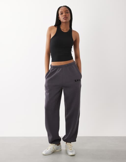 Kaiia Tall cotton blend embroidered logo cuffed sweatpants in dark gray, 3 of 5