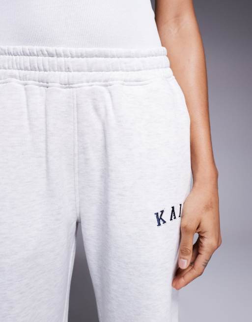 Kaiia Tall – Ljusgrå mjukisbyxor i bomullsmix med broderad logga och vida ben, 4 av 5